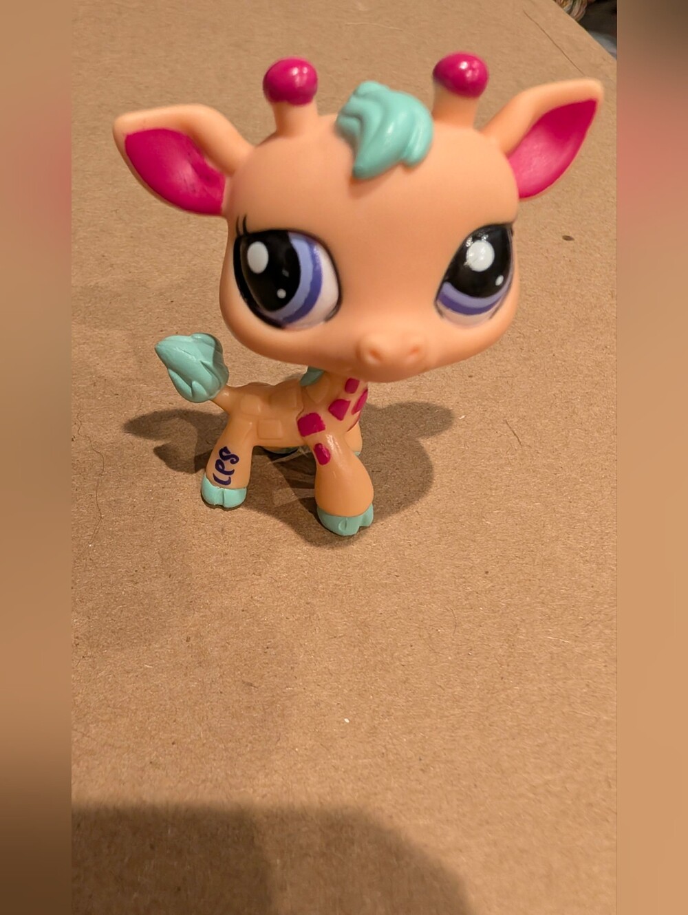 Littlest Pet Shop #2303 Tan Safari Giraffe